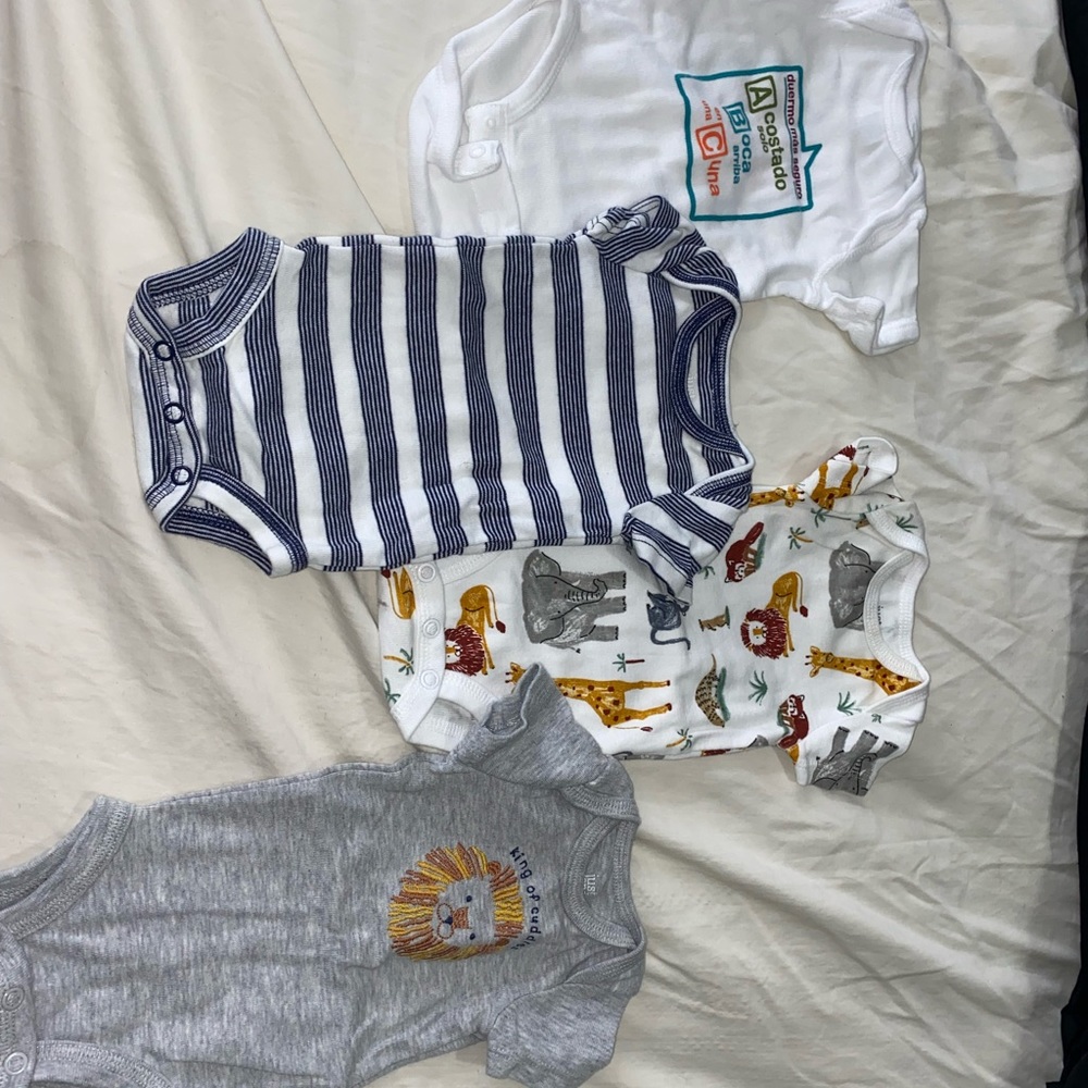 Baby boy short sleeve onesies